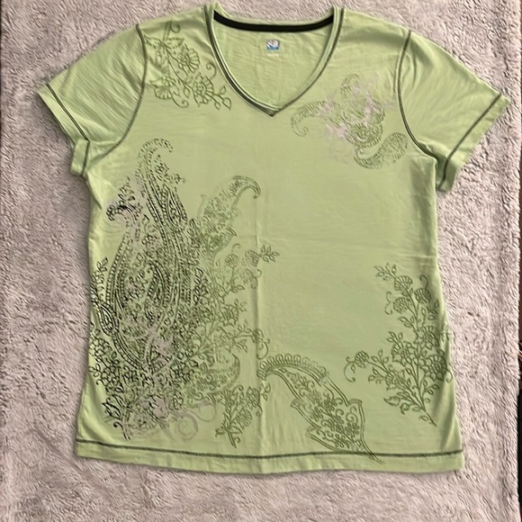 SB ACTIVE Lime Knit SS Top   SZ L  Raw Edges  Paisley Print 
Like New Condition - Picture 1 of 7